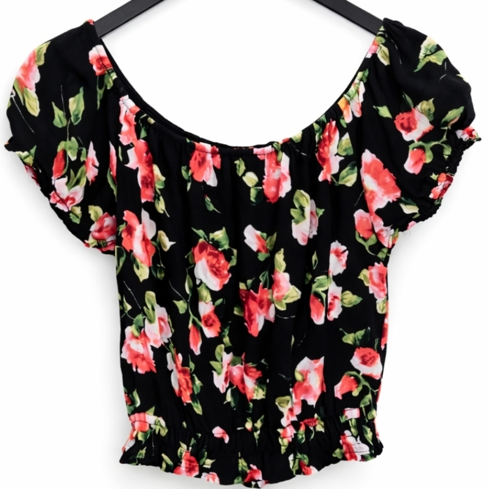 🎉 Ambiance Black Red Floral Cropped Smocked Top Sz Lg